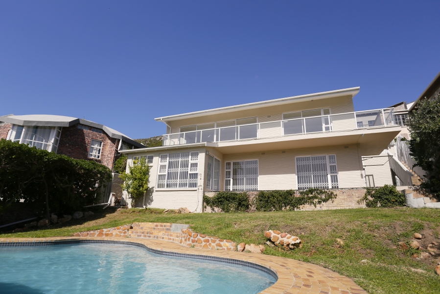 To Let 3 Bedroom Property for Rent in Fish Hoek Western Cape